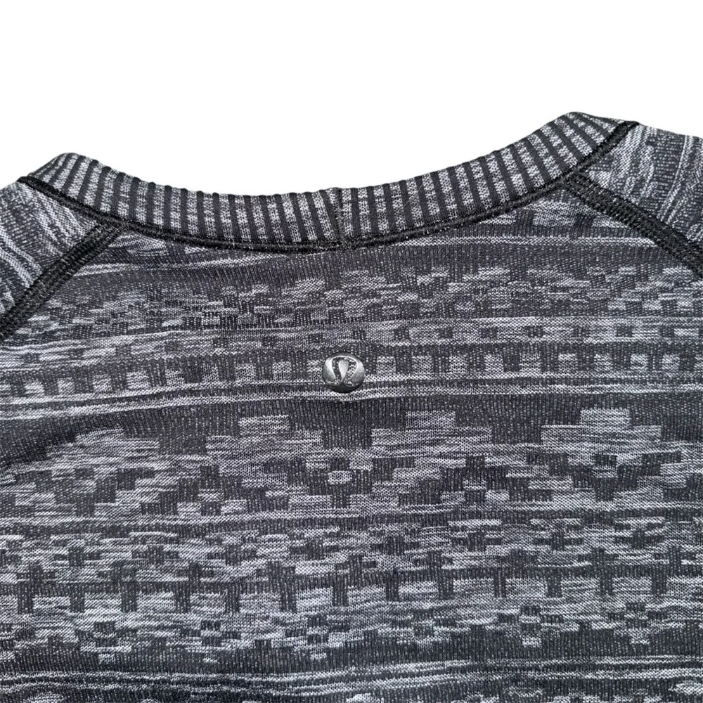 lululemon athletica Gray Patterned Long Sleeve Shirt - Picture 5 of 5